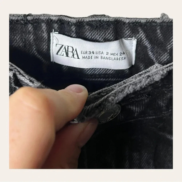 0721. ZARA HIGH WAISTED DENIM JEANS SIZE 2 BLACK IN COLOR FACTORY DISTRESSED - Picture 5 of 9